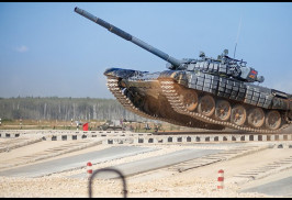 Rusya’daki Tank Biatlon-2018 yarışmasına katılan Ermeni ekibi grubunda birincilik kazandı