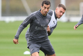 Ermeni futbol yıldızı Mkhitaryan, takımı ile İngiliz Premier Ligi'ne hazırlanıyor (foto)