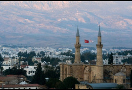 Türkler Kıbrıs’ta Ermeni kilisesini yok ediyorlar