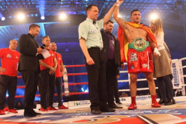 Ermeni boksör Leon Harth, Augsburg'ta WBC Asia şampiyonluk kemerini kazandı