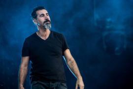 Ünlü Ermeni rock yıldızı Serj Tankian, Türkiye'nin teröristlere nasıl yardım ettiğini anlattı