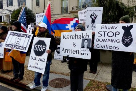 Ermeniler ABD’deki Azerbaycan büyükelçiliği önünde eylem gerçekleştirdiler (foto)