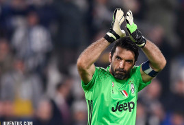 Efsane kaleci Gianluigi Buffon Juventus'a geri dönmeyi planlıyor