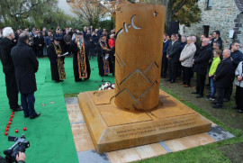 Osmanlı'daki Suryanilere yapılan soykırım anısına Almanya'da anıt dikildi