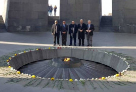 Uluslararası seminere katılan Mısır heyeti Ermeni Soykırımı anıtını ziyaret etti