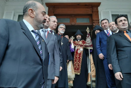 Episkopos Sahak Maşalyan Türkiye Ermenileri Patriği seçildi (foto)