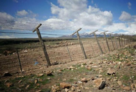 Azerbaycan sınır hattında yeni altyapı çalışmaları gerçekleştirirken Ermenistan tarafından uyarı ateşi açıldı