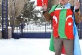 Erivan’a yürüyen Bayramlı Azerbaycan Baskonsolosu’na Kızıp Ankara’ya Döndü