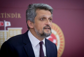 Garo Paylan ve Tuma Çelik'ten azınlık vakıflarından bağış talebine eleştiri