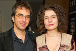 Ünlü Ermeni Film yönetmeni Atom Egoyan ile eşi Arsine Khanjian Lübnan Ermenilerine destek kampanyasına katıldı