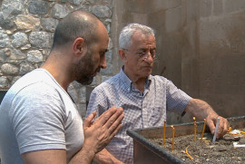 Müslüman Ferdi ‘Göklerdeki Babamız’ duasını öğrenmek istiyor: Ermeni olmak benim için onurdur