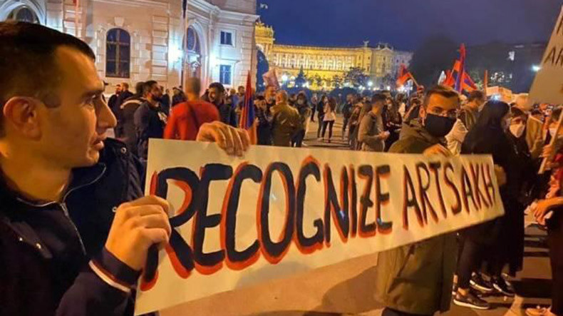 "Türkiye ile Azerbaycan: bir ulus, iki katil" Avusturya ve Slovakya'da protestolar