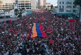 Los Angeles'te düzenlenen 100.000 kişilik yürüyüş, dünya dikkatini Azerbaycan'ın saldırganlığına çekti