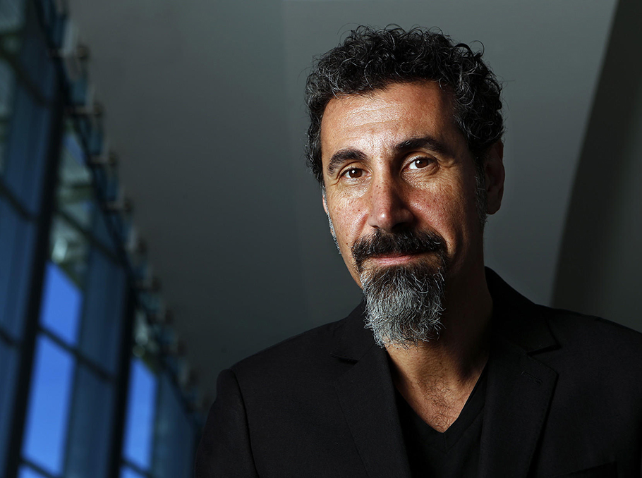 Serj Tankian takipçilerine Azerbaycan’ın saldırısını kınama çağrısıyla Beyaz Saray’a başvurmaya rica etti