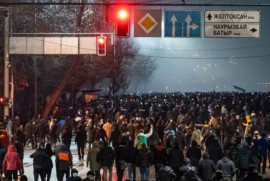 Kazakistan'da protesto düzenlenen bölgelerde OHAL ilan edildi