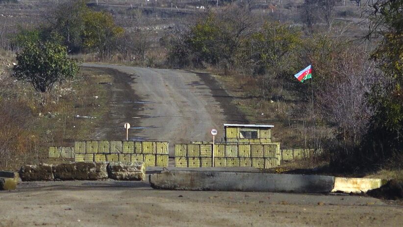 Azerbaycan, Khramort köyü yönüne yoğun ateş açtı, Rus barış gücü durumu sakinleştirdi