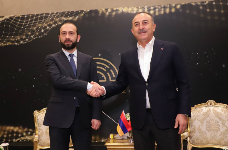 Mirzoyan: ''Çavuşoğlu ile sınırları açarak, ilişkiler kurarak süreci taçlandırmaya hazır olduğumuzu ifade ettik''