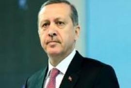 Erdoğan uçakta türkü söylüyor (video)