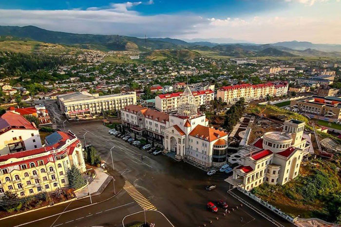 Azerbaycan'ın ablukasına rağmen Stepanakert'te yılbaşı ağacı aydınlatma töreni yapılacak