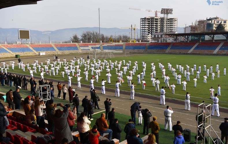 Karabağ'ın başkentinde flash mob gerçekleştirildi