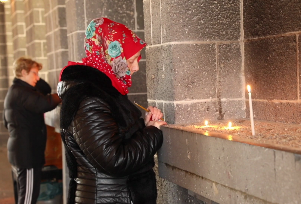 Diyarbakır’da Surp Giragos Ermeni Kilisesi’nde depremzedeler için dua edildi