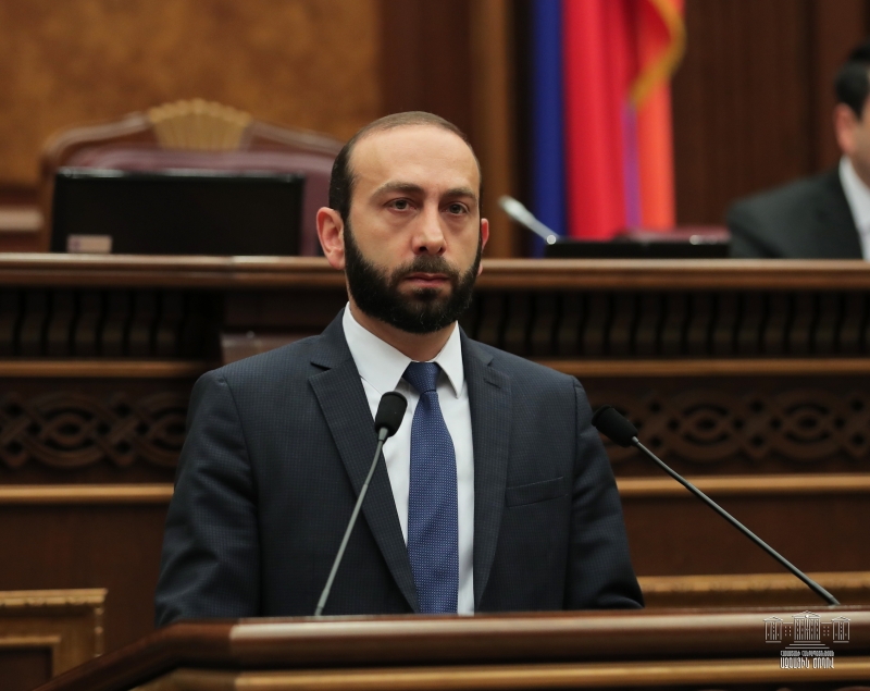 Mirzoyan: Azerbaycan tarafıyla görüşmelere yeniden başlamaya hazırız