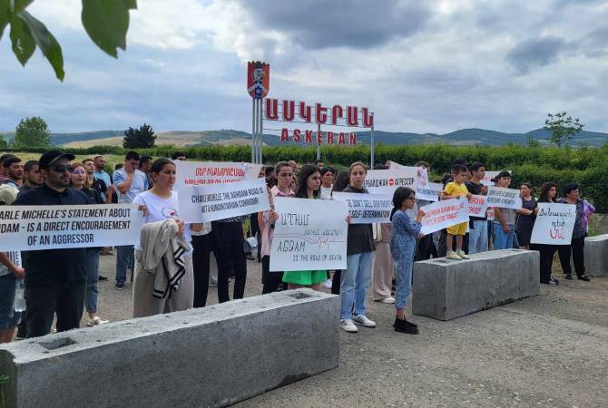 Karabağ’lı göstericiler: "Azerbaycan 'yardımı' aslında bizi şantaj yapmaya ve boyunduruk altına almaya yönelik bir girişim" (Foto)