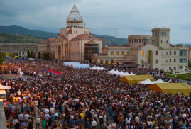 Artsakh ve Ermenistan'da ablukaya karşı eş zamanlı miting