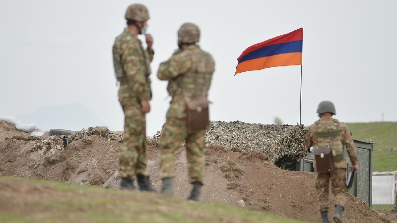 Azerbaycan Ermeni mevzilerine ateş açtı! 1 asker yaralı