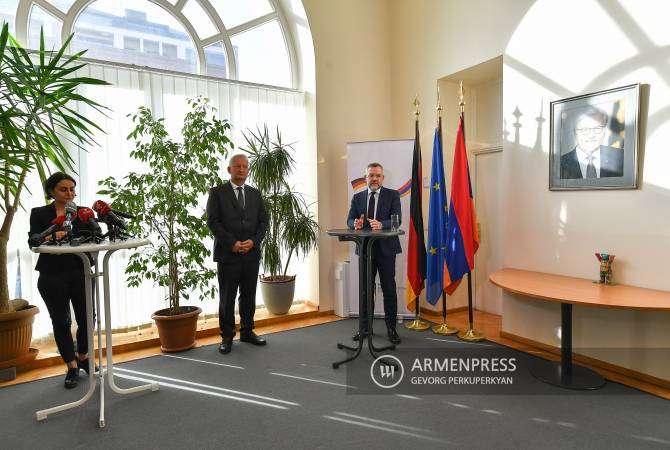 Bundestag üyesi: “Azerbaycan uluslararası toplumun güvenini kaybetmiştir”