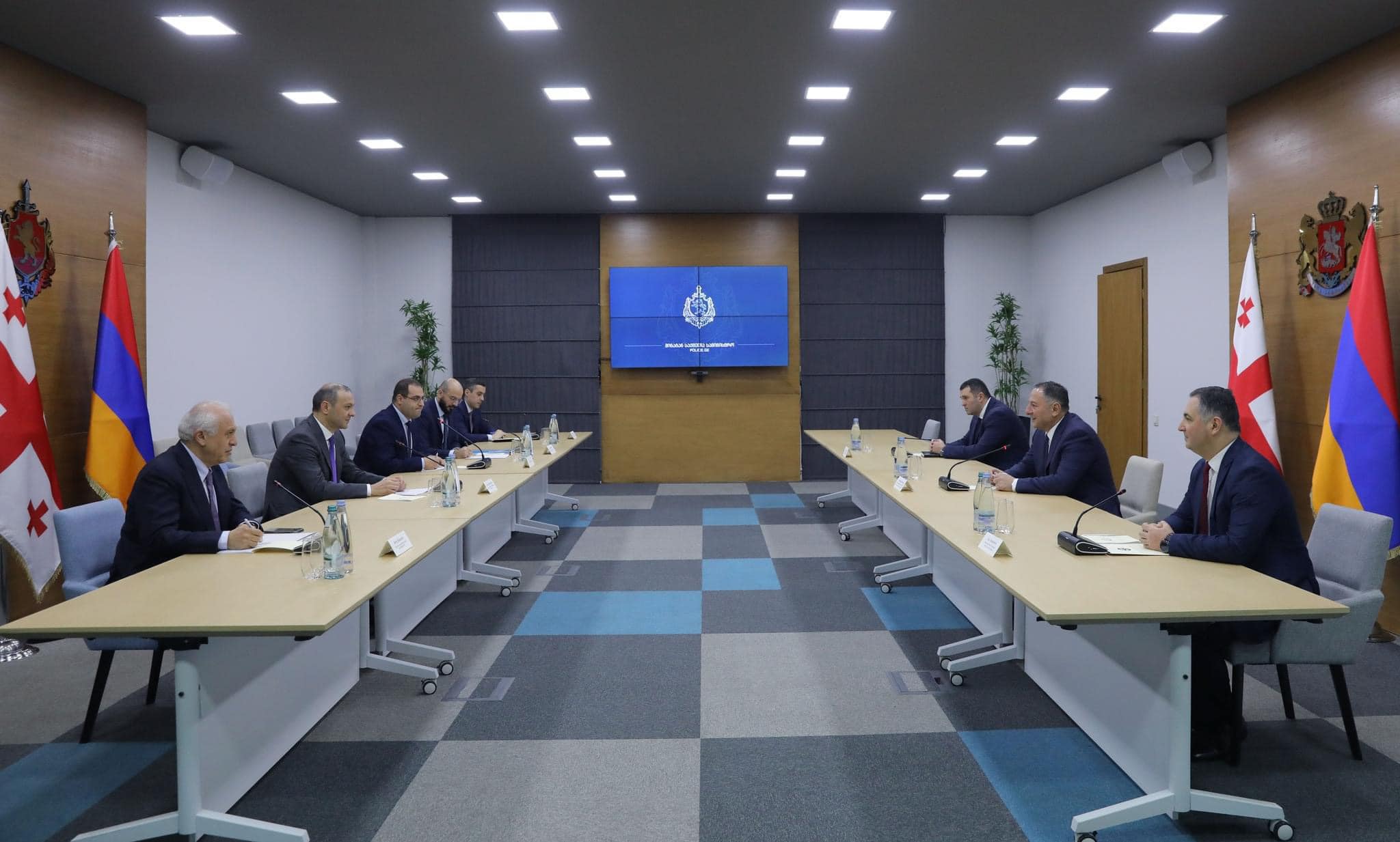 Ermenistan Güvenlik Konseyi Sekreteri, Gürcü mevkidaşı ile bölgesel güvenliği görüştü