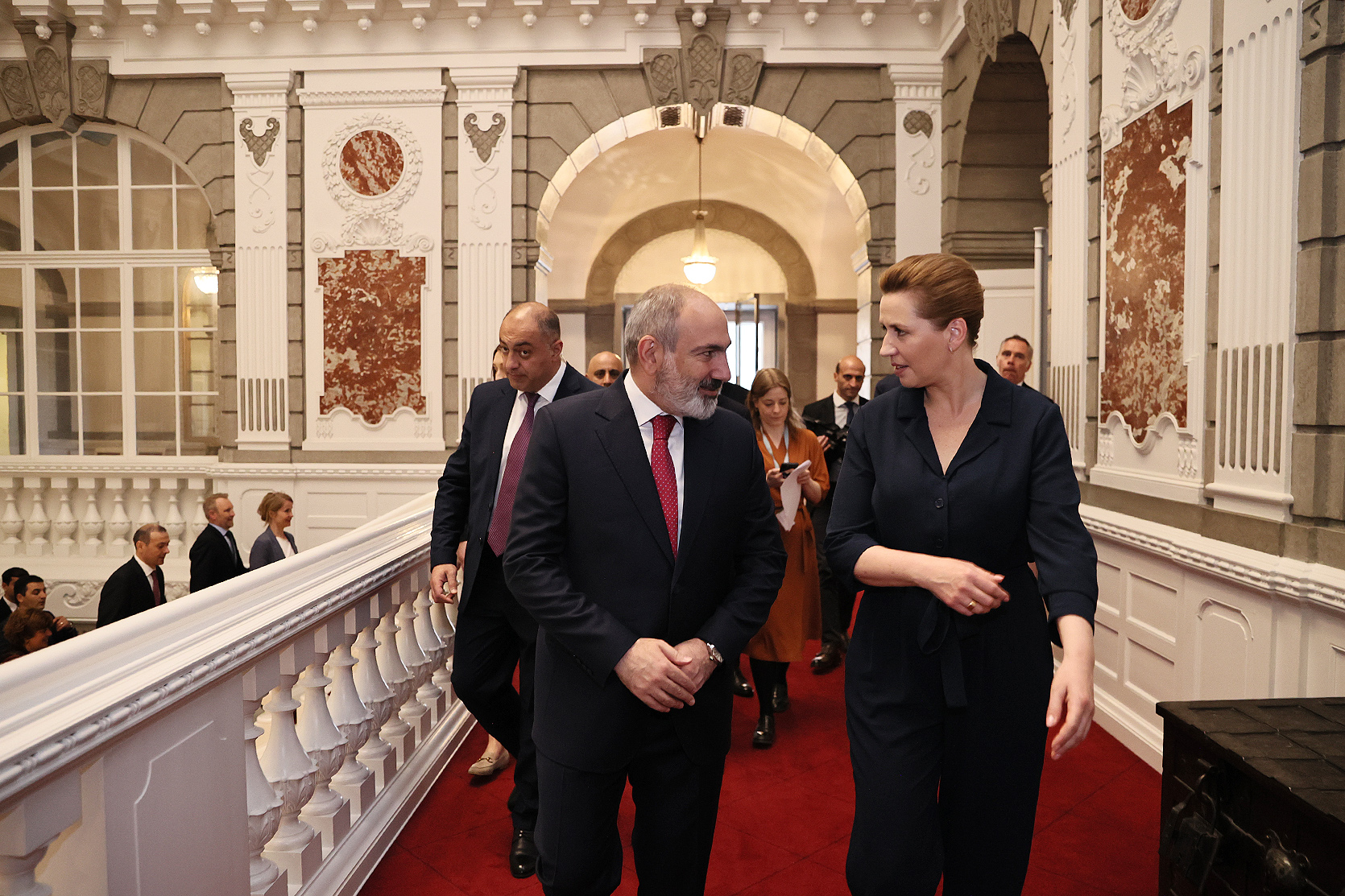 Paşinyan “Barış Kavşağı” projesini Danimarka'nın Başbakanı'na sundu