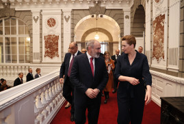 Paşinyan “Barış Kavşağı” projesini Danimarka'nın Başbakanı'na sundu