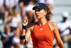 Ermeni kökenli tenisçi, dünya 8 numarasını yendikten sonra "Roland Garros"ta 1/8 finalinde