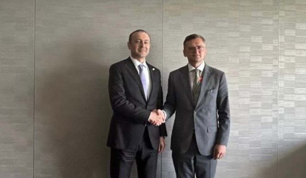 Ermenistan Güvenlik Konseyi Sekreteri, Ukrayna Dışişleri Bakanı ile bir araya geldi