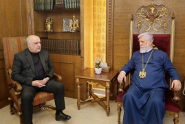 Katolikos Aram I. Bakü'de yasa dışı olarak tutulan Ermeni siyasi mahkumların serbest bırakılması için İran'dan destek istedi