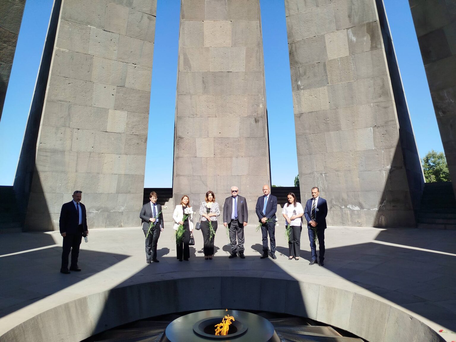 İtalyan Askeri Başsavcısı Maurizio Block, Ermeni Soykırımı Anıtını ziyaret etti