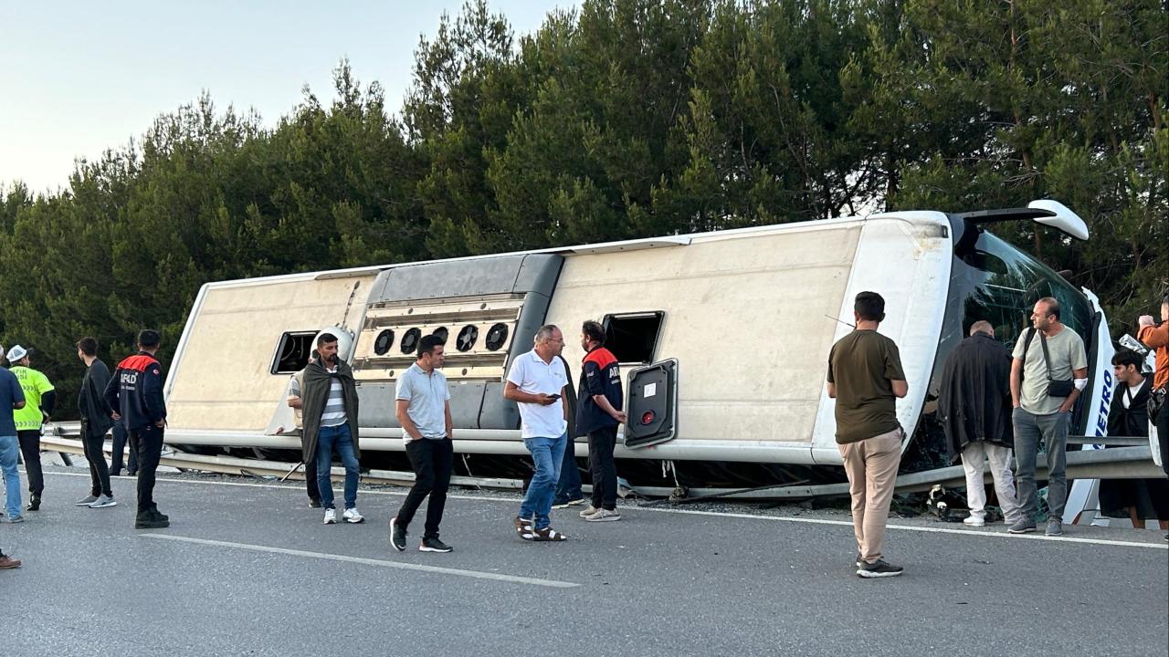 Թուրքիայում մարդատար ավտոբուս է կողաշրջվել