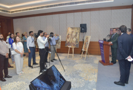 Hindistan'da Ermeni ressamın eserleri sergileniyor