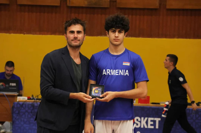 Ermeni basketbolcu Avrupa Şampiyonası'nın en iyi beş oyuncusundan biri seçildi