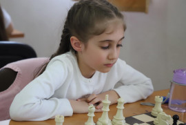 Ermeni Sofia Baghramyan, 8 yaş altı kızlar Avrupa yıldırım satranç şampiyonu