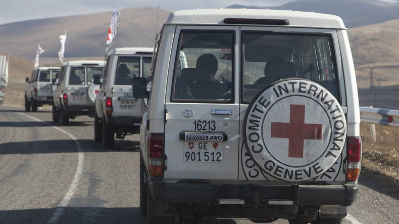 Kızılhaç temsilcileri Bakü'de esir tutulan Ermenileri ziyaret etti