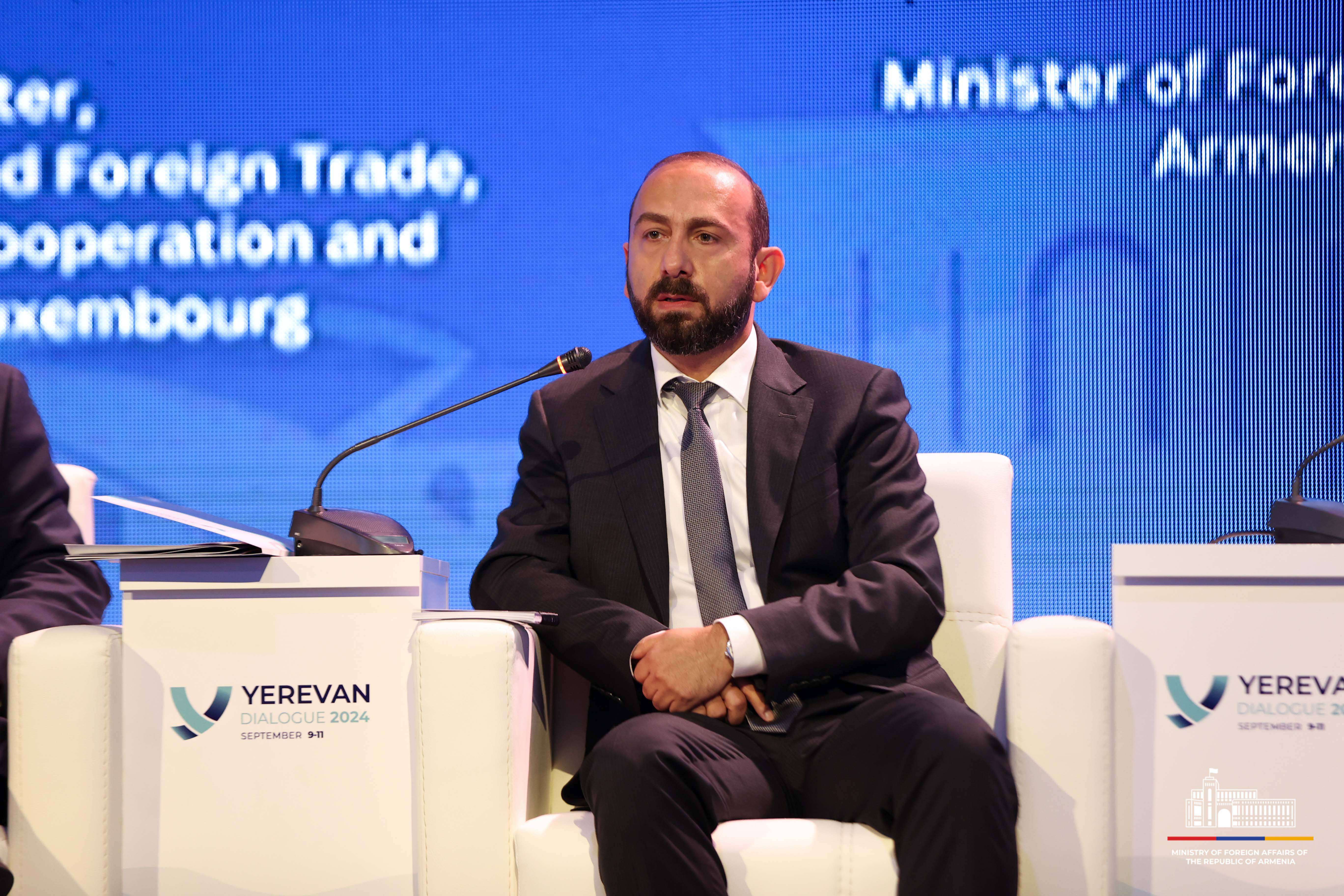 Ararat Mirzoyan: "Ermenistan ve Azerbaycan arasındaki sınırın belirlenmesi başladı"