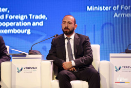 Ararat Mirzoyan: "Ermenistan ve Azerbaycan arasındaki sınırın belirlenmesi başladı"