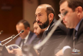 Mirzoyan: Sebebini bilmiyorum, ama Azerbaycan Barış Anlaşmasını imzalamakta tereddüt ediyor