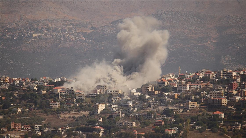 İsrail ordusu: Beyrut'ta 15 noktaya hava saldırısı düzenledik