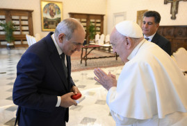 Paşinyan, Papa Francis'e  Ermenistan-Azerbaycan barış sürecindeki son gelişmeler hakkında bilgi verdi