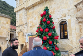 Suriye'de Hristiyanların çoğunlukta yaşadığı kasabada Noel ağacı yakıldı