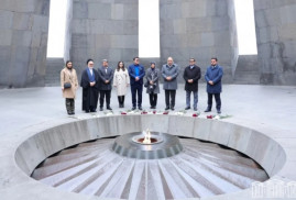 İran Meclisi İran-Ermenistan Dostluk Grubu üyeleri, Ermeni Soykırımı kurbanlarının anısına saygı duruşunda bulundu