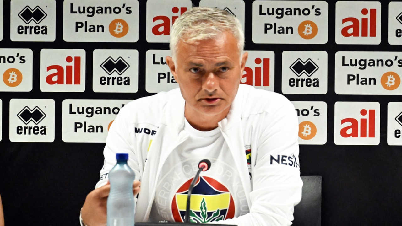 UEFA'dan Mourinho'ya  ceza verdi